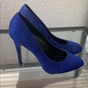 Blue suede pumps